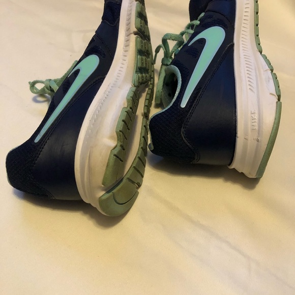 DONATED Womens Nike Downshifter Running Shoes - Picture 9 of 16